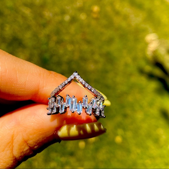 Jewelry - NEW Sterling silver Diamond Ring